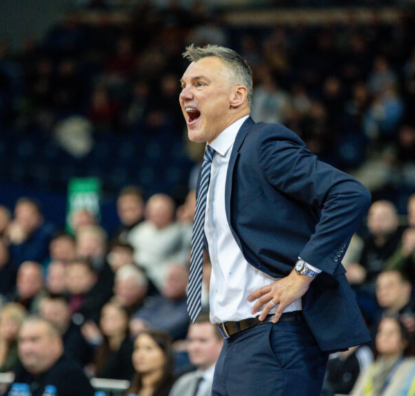 Fenerbahce coach Jasikevicius speaks about the duality of Fenerbahce: "You need to go to church"