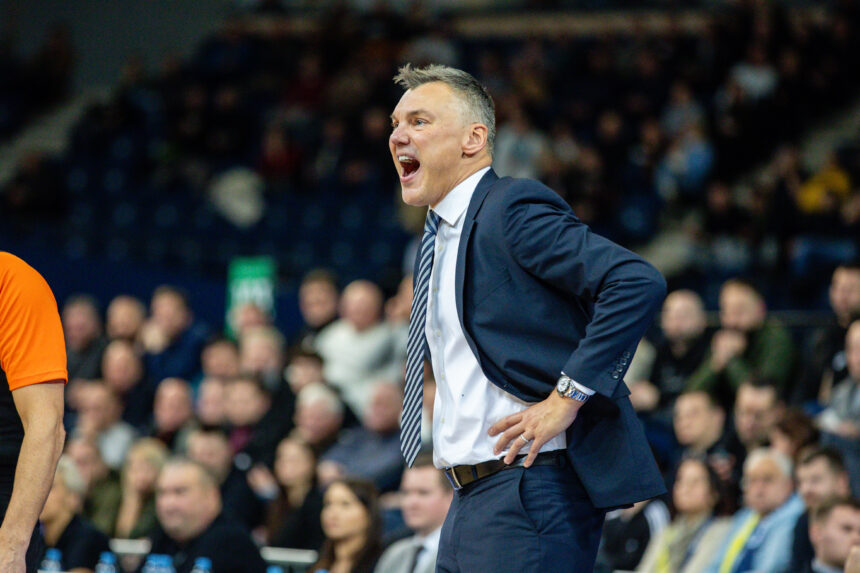 Fenerbahce coach Jasikevicius speaks about the duality of Fenerbahce: "You need to go to church"